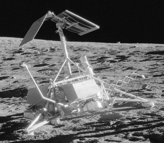 1176px-Surveyor_3_on_Moon