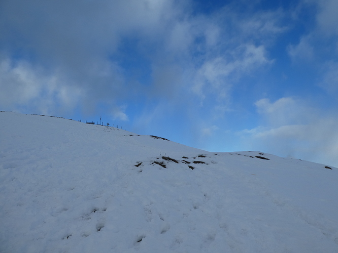 Approaching_the_Selibuel_summit