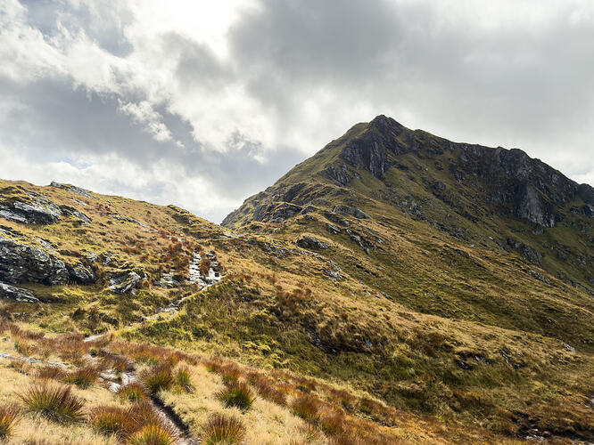 Dramatic ridgeline views getting closer to the summit