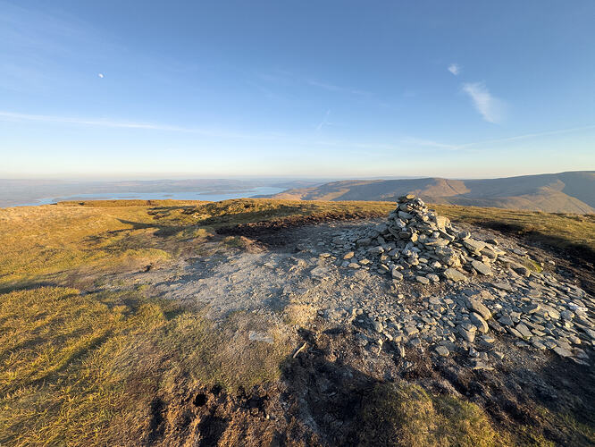 Large cairn at the 642m summit of Beinn Dubh