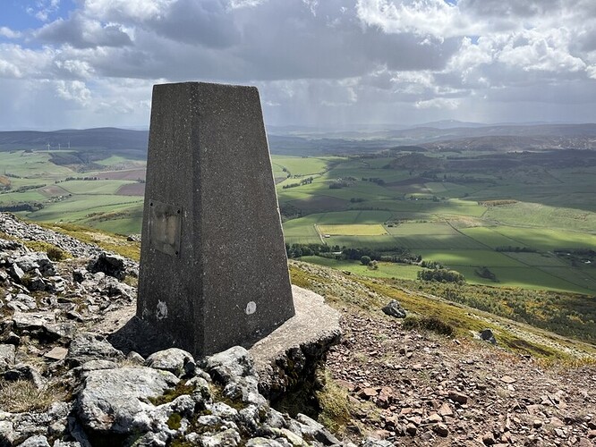 Tap o'Noth trig point