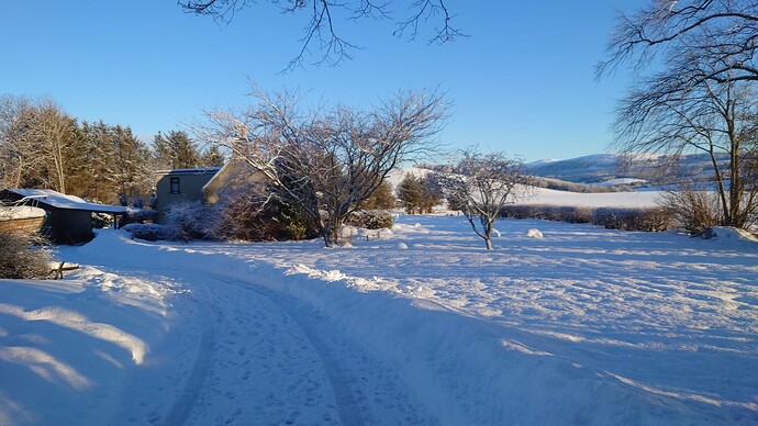Bennachie (GM/ES-061) in the back