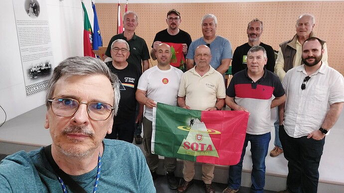 Foreground: CT2IWW. Background, front, left to right CT2GSN, CS7BIO, CT1MH, CT7AQP, CT7ALW. Rear, left to right: CT7ABE, CT2IXX, CS7AWH, CT2JLS and CT7AFI