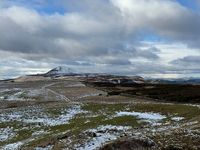 View to West Lomond from the East Lomond bypass track