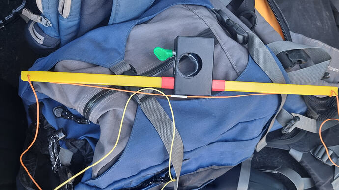 Dual hourglass top loop (yellow) trapped under lower loop (orange).