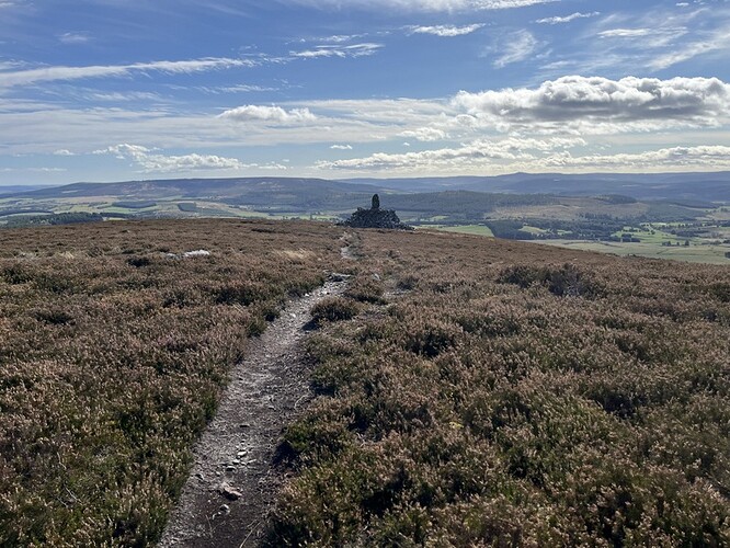 GM/ES-065 Benaquhallie path down to cairn