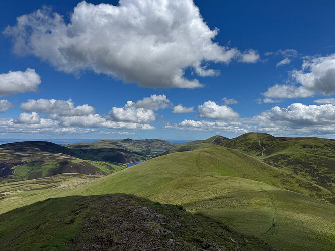 The view looking onwards from West Kip...