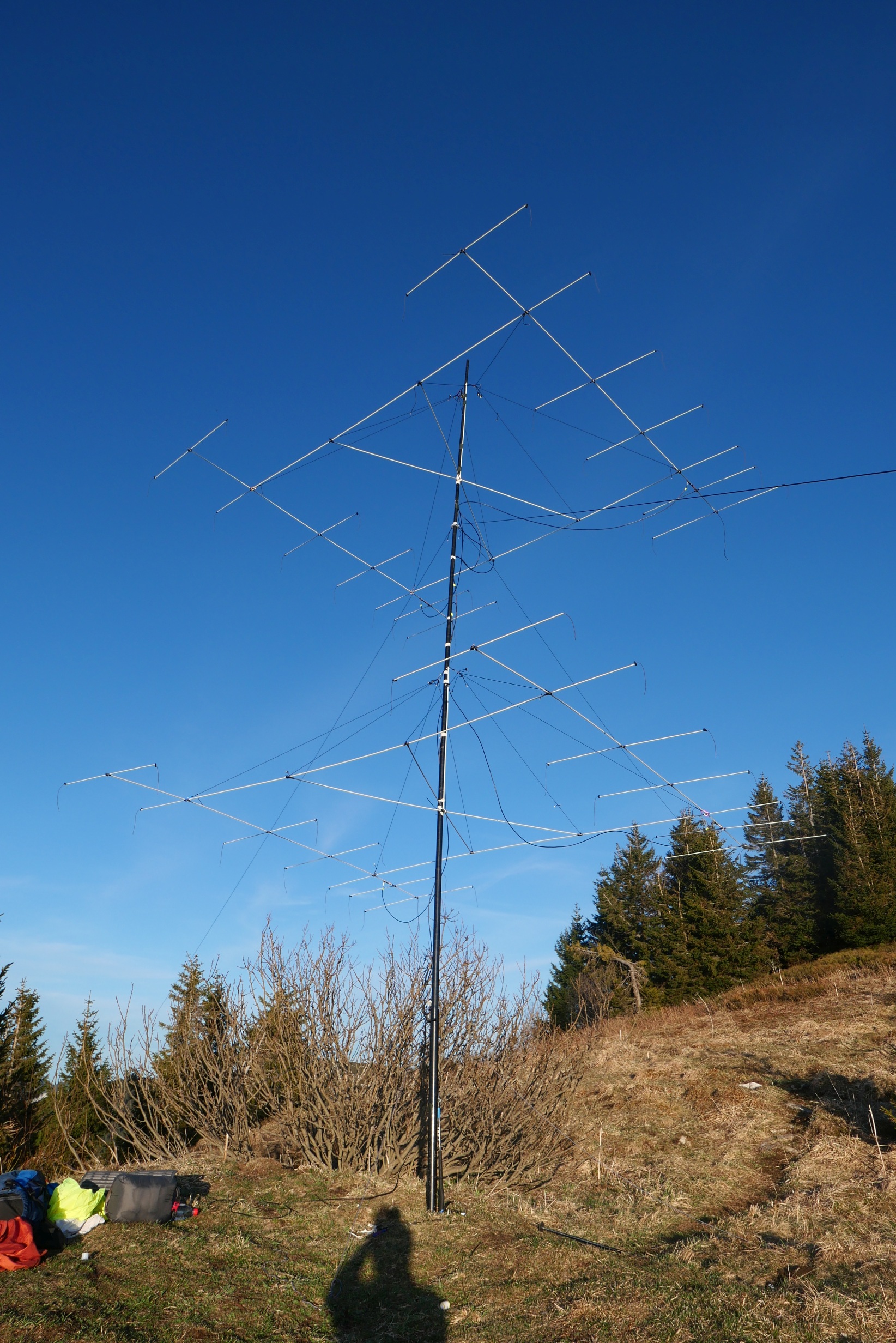 Portable VHF 2 x 2 x 7 Element yagi antenna group - Antennas image photo